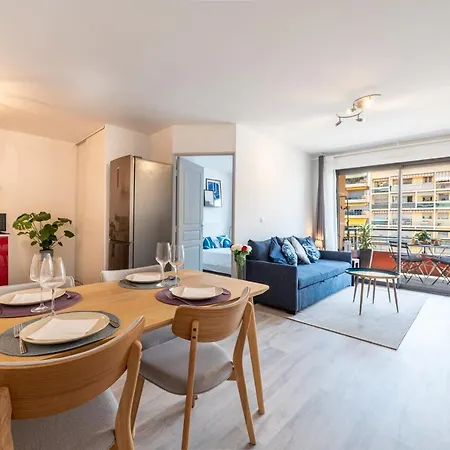 Appartement Superbe Rénové Au Centre De *